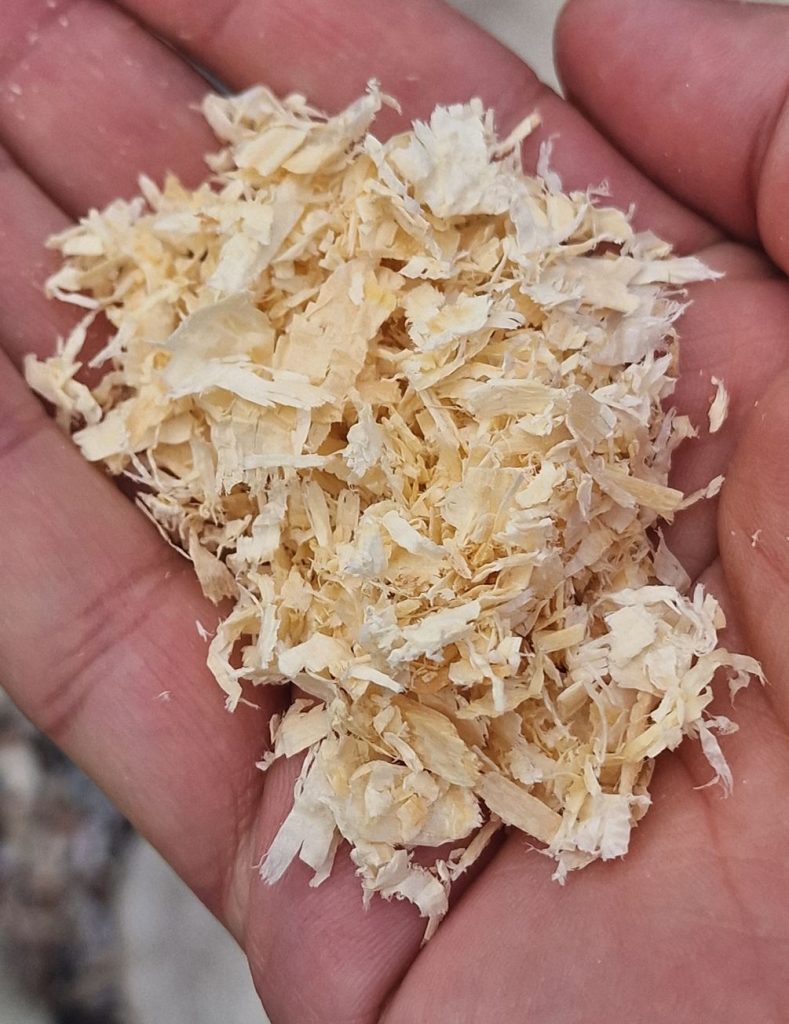 fireclay fine wood chips