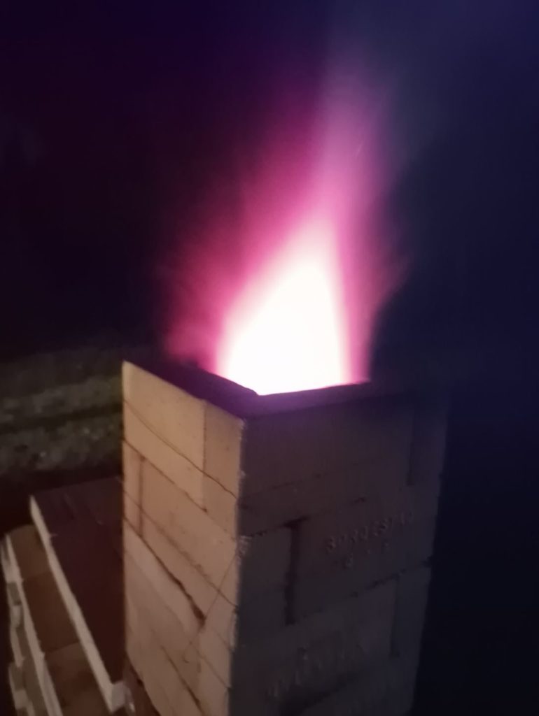 build a wood fired ceramic kiln and fire it, reaching high temperature