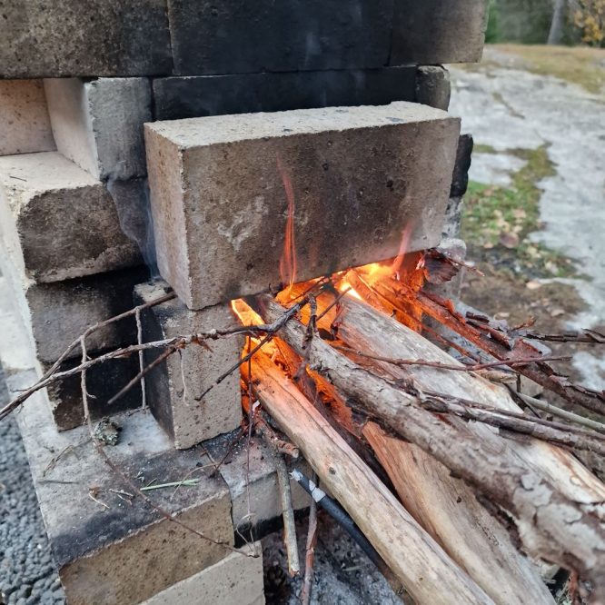 How to build a wood fired ceramic kiln. You can make a small pottery kiln in a day, and fire it the same day